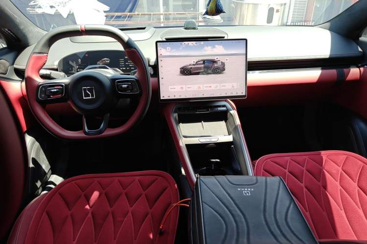 Used Zeekr 007GT 2025 Rear-Drive Intelligent Driving Version 75 kWh Center Console