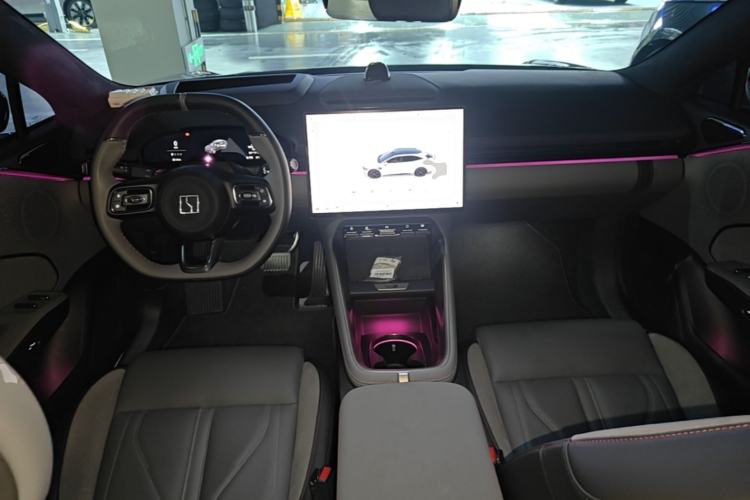 Used Zeekr 007GT 2025 Long-Range Rear-Wheel Drive Intelligent Driving Version 100 kWh Center Console
