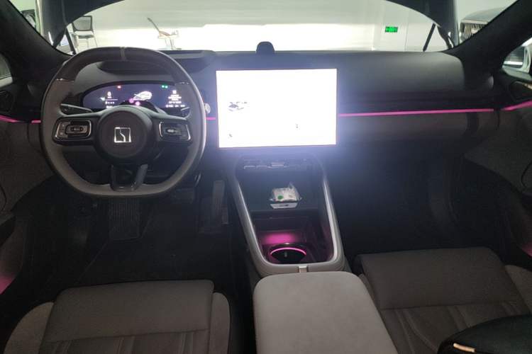 Used Zeekr 007GT 2025 Rear-Drive Intelligent Driving Version 75 kWh Center Console