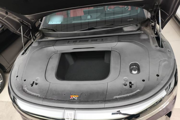 Used Zeekr 007GT 2025 Long-Range Rear-Wheel Drive Intelligent Driving Version 100 kWh Engine Bay