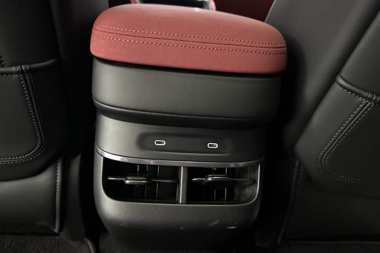 Used Zeekr 007GT 2025 Rear-Drive Intelligent Driving Version 75 kWh Interior 11