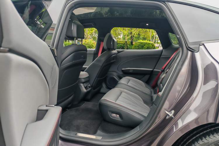 Used Zeekr 007GT 2025 Rear-Drive Intelligent Driving Version 75 kWh Interior 3