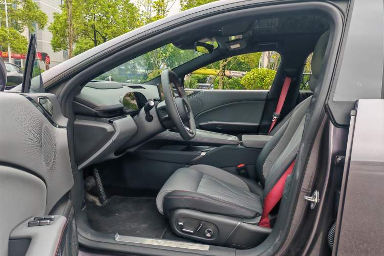 Used Zeekr 007GT 2025 Rear-Drive Intelligent Driving Version 75 kWh Interior 4