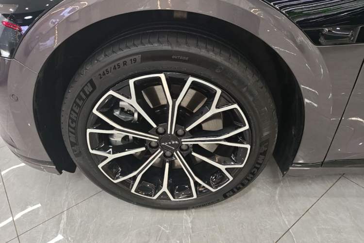 Used Zeekr 007GT 2025 Rear-Drive Intelligent Driving Version 75 kWh Left Front Wheel Hub