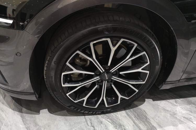 Used Zeekr 007GT 2025 Rear-Drive Intelligent Driving Version 75 kWh Left Front Wheel Hub