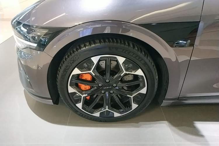 Used Zeekr 007GT 2025 Four-Wheel Drive Intelligent Driving Version 75 kWh Left Front Wheel Hub