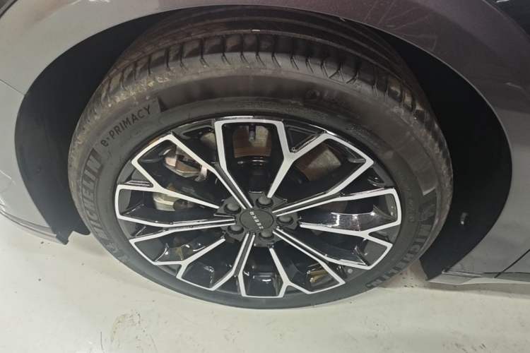 Used Zeekr 007GT 2025 Rear-Drive Intelligent Driving Version 75 kWh Left Front Wheel Hub