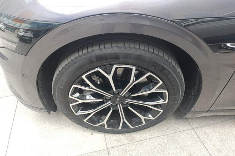 Used Zeekr 007GT 2025 Rear-Drive Intelligent Driving Version 75 kWh Left Front Wheel Hub