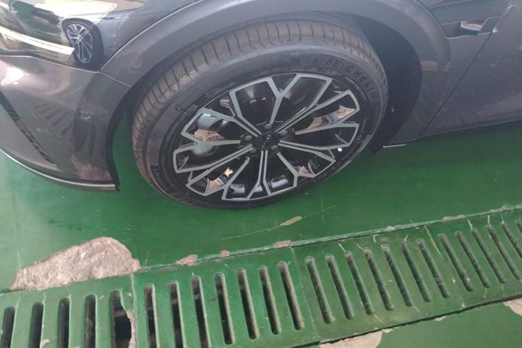 Used Zeekr 007GT 2025 Rear-Drive Intelligent Driving Version 75 kWh Left Front Wheel Hub