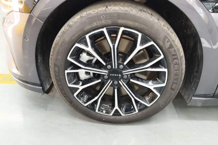Used Zeekr 007GT 2025 Long-Range Rear-Wheel Drive Intelligent Driving Version 100 kWh Left Front Wheel Hub