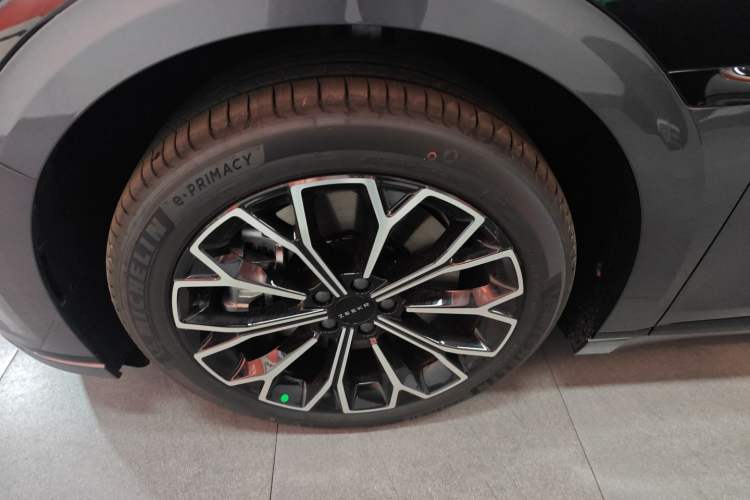Used Zeekr 007GT 2025 Rear-Drive Intelligent Driving Version 75 kWh Left Front Wheel Hub