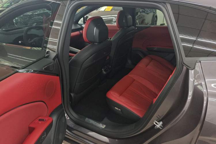 Used Zeekr 007GT 2025 Rear-Drive Intelligent Driving Version 75 kWh Left Rear Seat