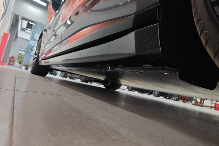Used Zeekr 007GT 2025 Rear-Drive Intelligent Driving Version 75 kWh Left Side Sill