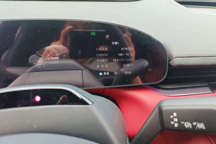 Used Zeekr 007GT 2025 Rear-Drive Intelligent Driving Version 75 kWh Odometer Close Up