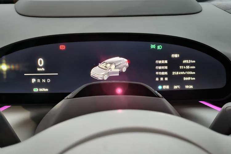 Used Zeekr 007GT 2025 Rear-Drive Intelligent Driving Version 75 kWh Odometer Close Up