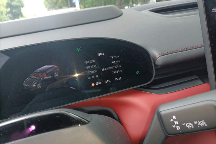 Used Zeekr 007GT 2025 Rear-Drive Intelligent Driving Version 75 kWh Odometer Close Up