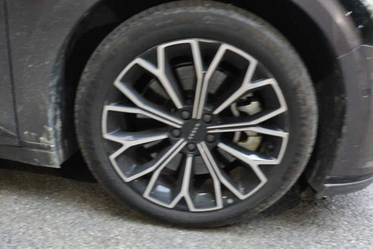 Used Zeekr 007GT 2025 Rear-Drive Intelligent Driving Version 75 kWh Right Front Wheel Hub