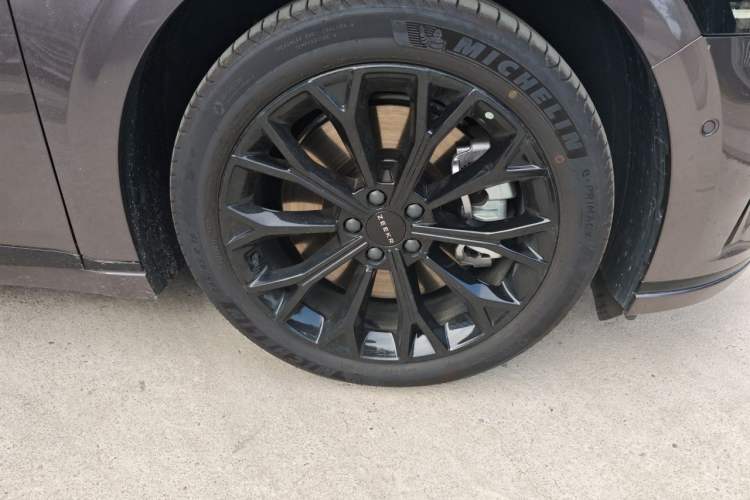 Used Zeekr 007GT 2025 Rear-Drive Intelligent Driving Version 75 kWh Right Front Wheel Hub