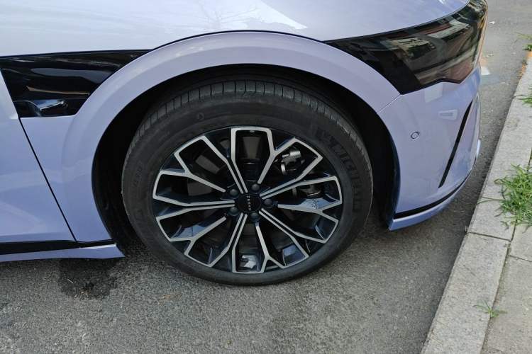 Used Zeekr 007GT 2025 Rear-Drive Intelligent Driving Version 75 kWh Right Front Wheel Hub