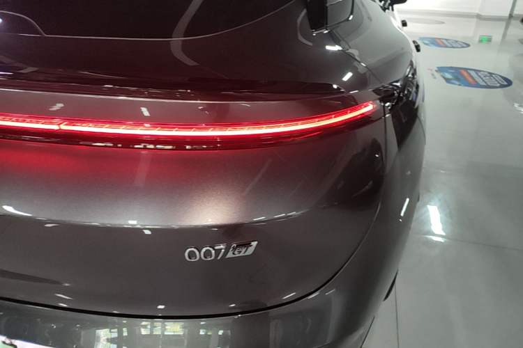 Used Zeekr 007GT 2025 Rear-Drive Intelligent Driving Version 75 kWh Right Rear Taillight