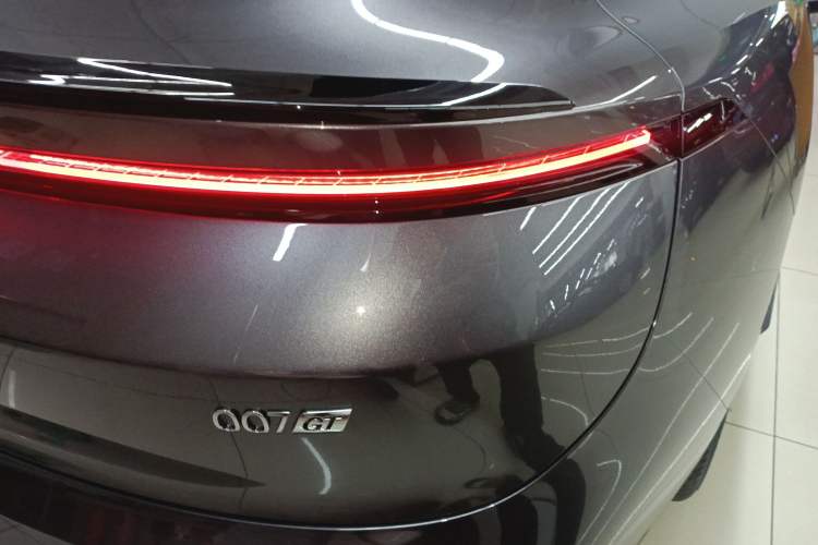 Used Zeekr 007GT 2025 Long-Range Rear-Wheel Drive Intelligent Driving Version 100 kWh Right Rear Taillight