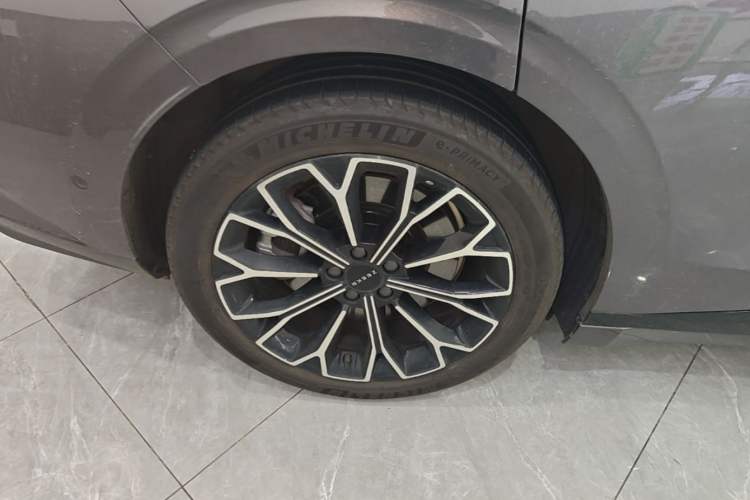 Used Zeekr 007GT 2025 Rear-Drive Intelligent Driving Version 75 kWh Right Rear Wheel Hub