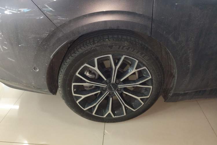 Used Zeekr 007GT 2025 Rear-Drive Intelligent Driving Version 75 kWh Right Rear Wheel Hub