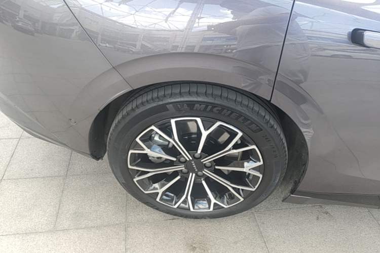 Used Zeekr 007GT 2025 Rear-Drive Intelligent Driving Version 75 kWh Right Rear Wheel Hub