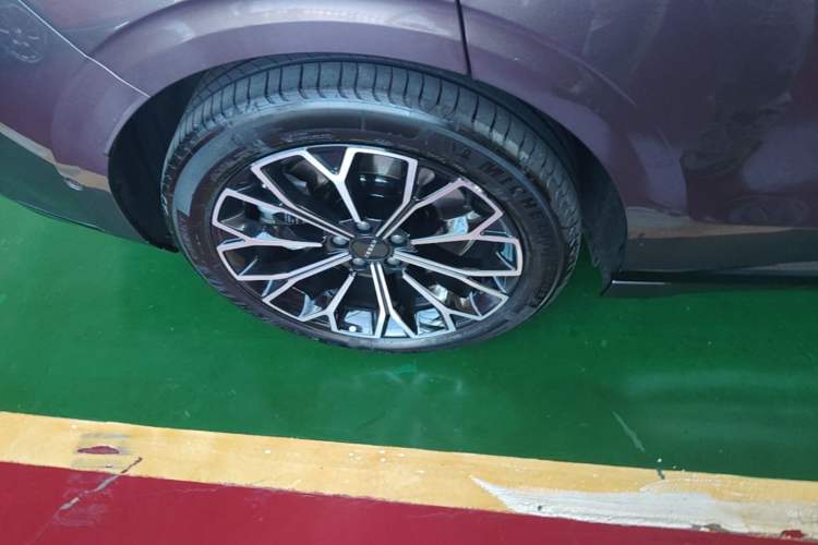 Used Zeekr 007GT 2025 Rear-Drive Intelligent Driving Version 75 kWh Right Rear Wheel Hub