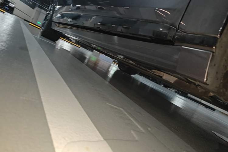 Used Zeekr 007GT 2025 Long-Range Rear-Wheel Drive Intelligent Driving Version 100 kWh Right Side Sill