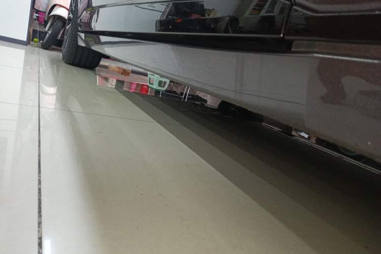 Used Zeekr 007GT 2025 Long-Range Rear-Wheel Drive Intelligent Driving Version 100 kWh Right Side Sill