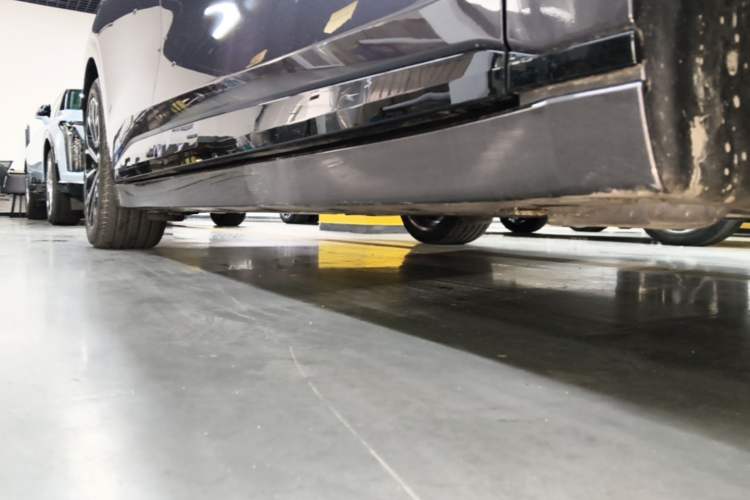 Used Zeekr 007GT 2025 Long-Range Rear-Wheel Drive Intelligent Driving Version 100 kWh Right Side Sill