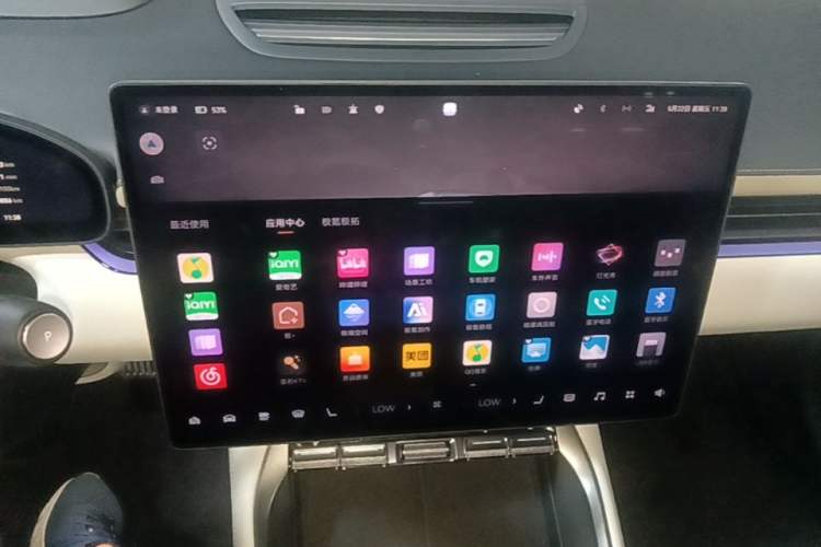 Used Zeekr 007GT 2025 Four-Wheel Drive Intelligent Driving Version 75 kWh Audio And AC Panel