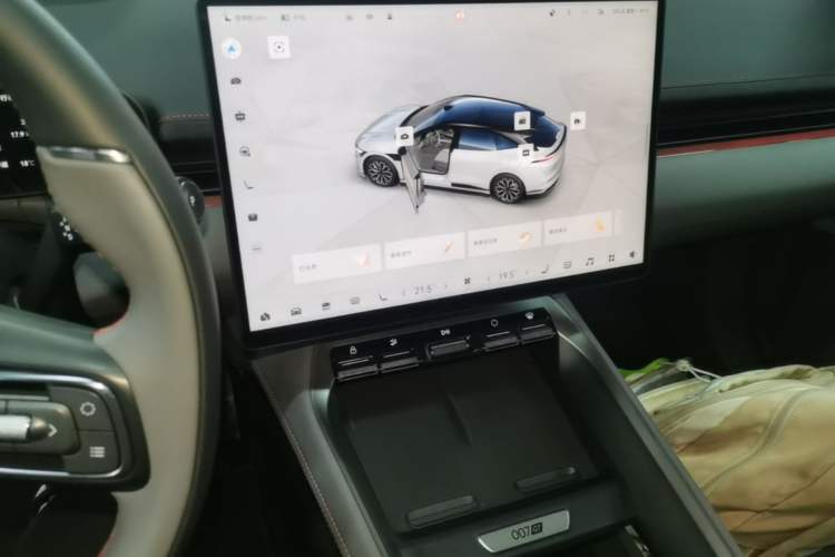 Used Zeekr 007GT 2025 Four-Wheel Drive Intelligent Driving Version 75 kWh Audio And AC Panel
