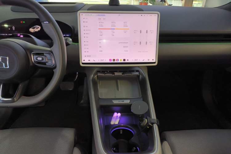 Used Zeekr 007GT 2025 Four-Wheel Drive Intelligent Driving Version 75 kWh Audio And AC Panel