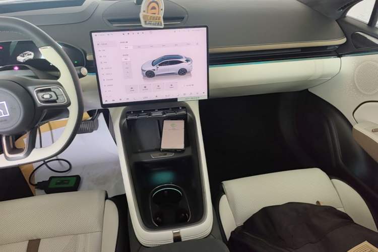 Used Zeekr 007GT 2025 Four-Wheel Drive Intelligent Driving Version 75 kWh Audio And AC Panel