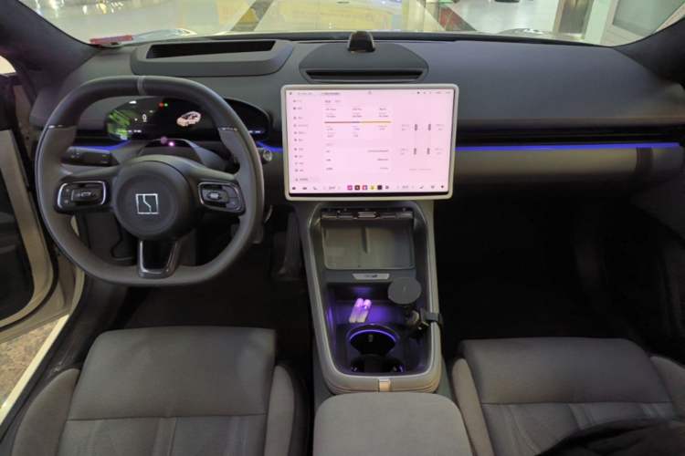 Used Zeekr 007GT 2025 Four-Wheel Drive Intelligent Driving Version 75 kWh Center Console