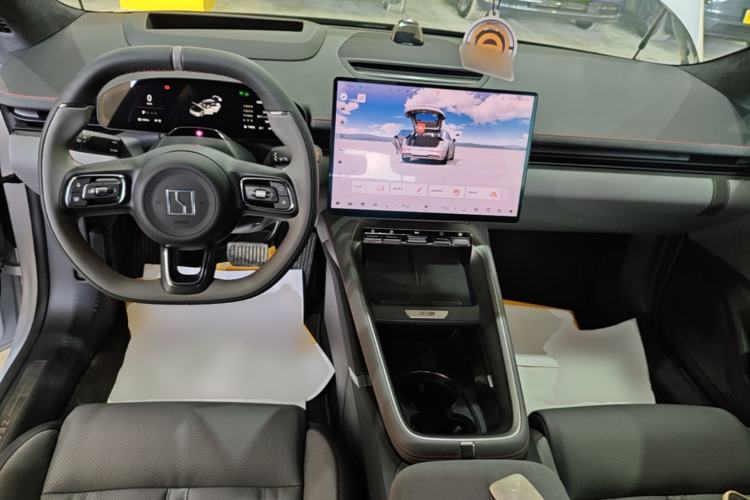 Used Zeekr 007GT 2025 Four-Wheel Drive Intelligent Driving Version 75 kWh Center Console