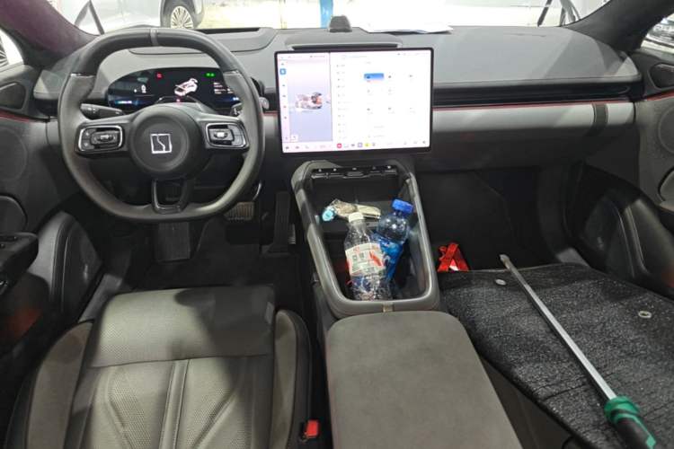 Used Zeekr 007GT 2025 Long-Range Rear-Wheel Drive Intelligent Driving Version 100 kWh Center Console