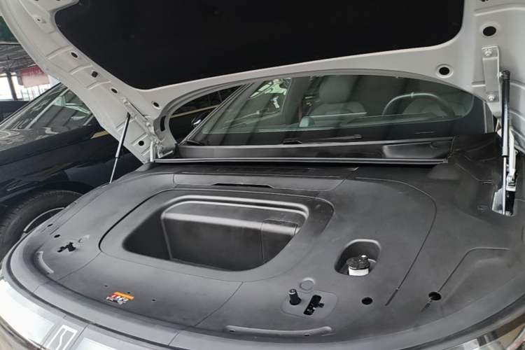 Used Zeekr 007GT 2025 Four-Wheel Drive Intelligent Driving Version 75 kWh Engine Bay