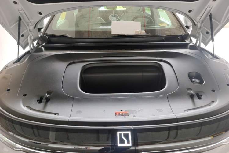 Used Zeekr 007GT 2025 Four-Wheel Drive Intelligent Driving Version 75 kWh Engine Bay