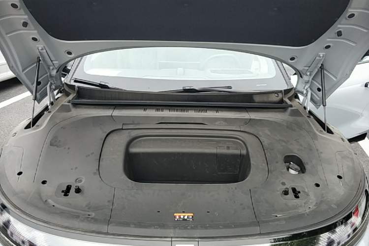 Used Zeekr 007GT 2025 Four-Wheel Drive Intelligent Driving Version 75 kWh Engine Bay