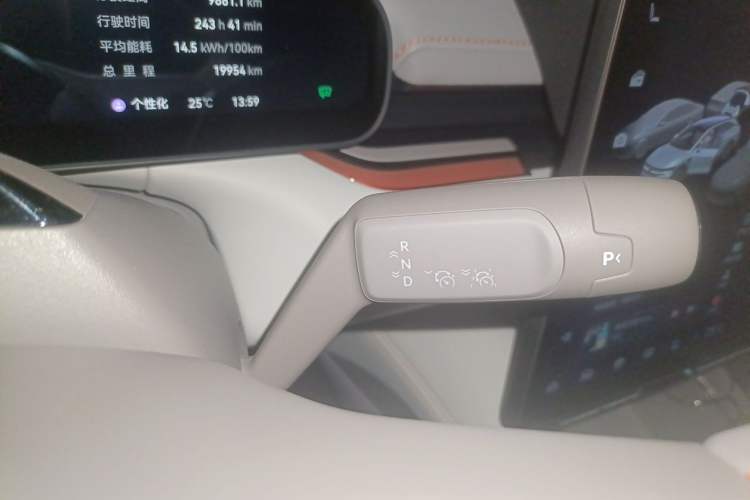 Used Zeekr 007GT 2025 Long-Range Rear-Wheel Drive Intelligent Driving Version 100 kWh Gear Lever