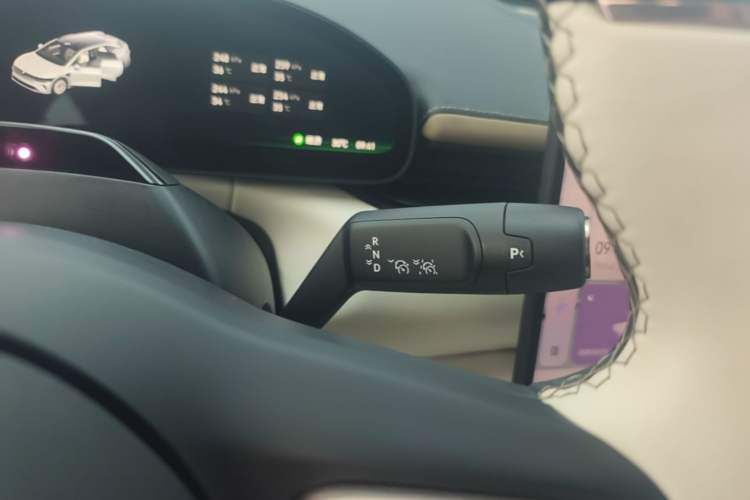 Used Zeekr 007GT 2025 Four-Wheel Drive Intelligent Driving Version 75 kWh Gear Lever