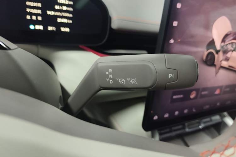 Used Zeekr 007GT 2025 Long-Range Rear-Wheel Drive Intelligent Driving Version 100 kWh Gear Lever