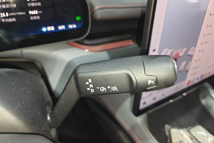 Used Zeekr 007GT 2025 Long-Range Rear-Wheel Drive Intelligent Driving Version 100 kWh Gear Lever