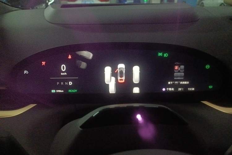 Used Zeekr 007GT 2025 Long-Range Rear-Wheel Drive Intelligent Driving Version 100 kWh Instrument Cluster