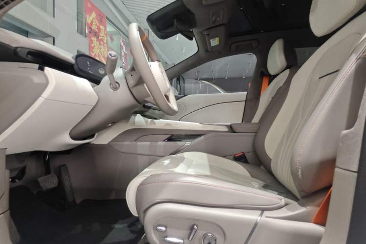 Used Zeekr 007GT 2025 Rear-Drive Intelligent Driving Version 75 kWh Interior 1