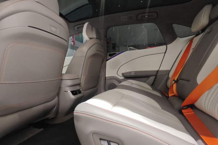 Used Zeekr 007GT 2025 Rear-Drive Intelligent Driving Version 75 kWh Interior 2