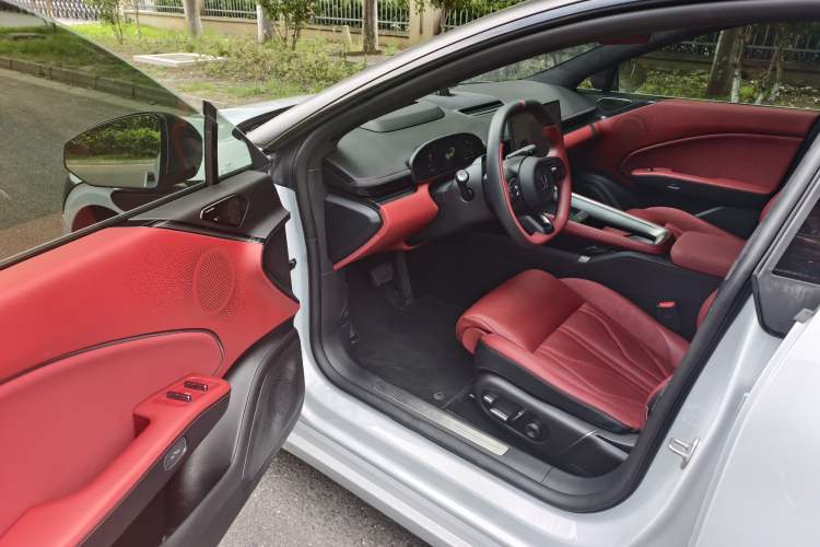 Used Zeekr 007GT 2025 Rear-Drive Intelligent Driving Version 75 kWh Interior 2